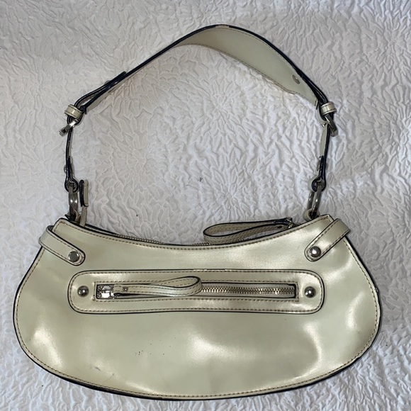 GUESS Satchel Handbag - Picture 2 of 16